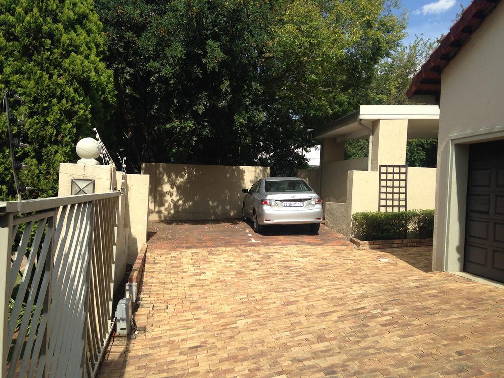 A Hundred Thousand Welcomes B&B Sandton Εξωτερικό φωτογραφία